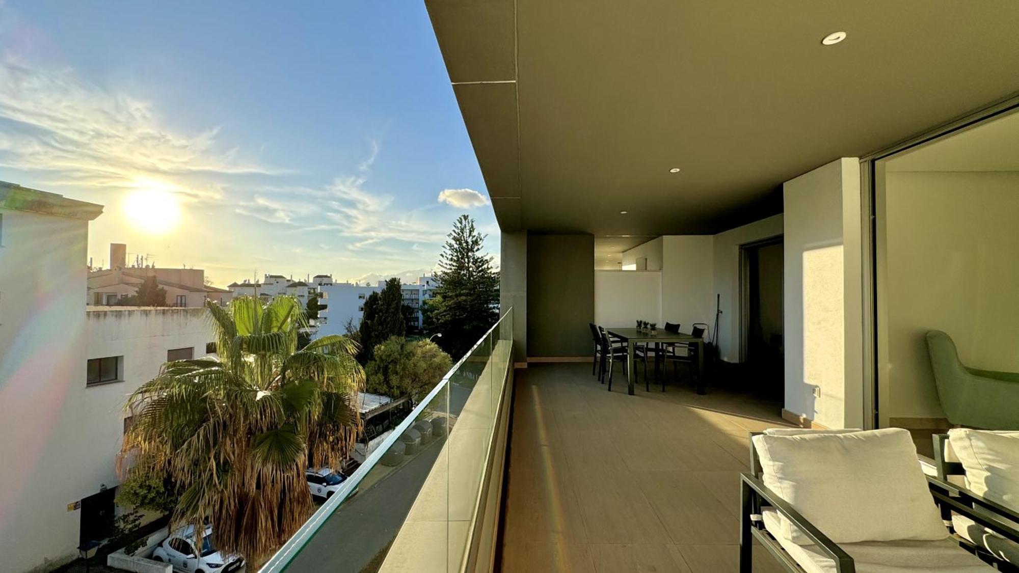 Modern Duplex Penthouse In Royal Banus Roof Top!