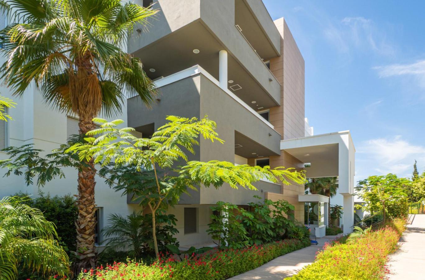 Modern Duplex Penthouse In Royal Banus Roof Top! Marbella